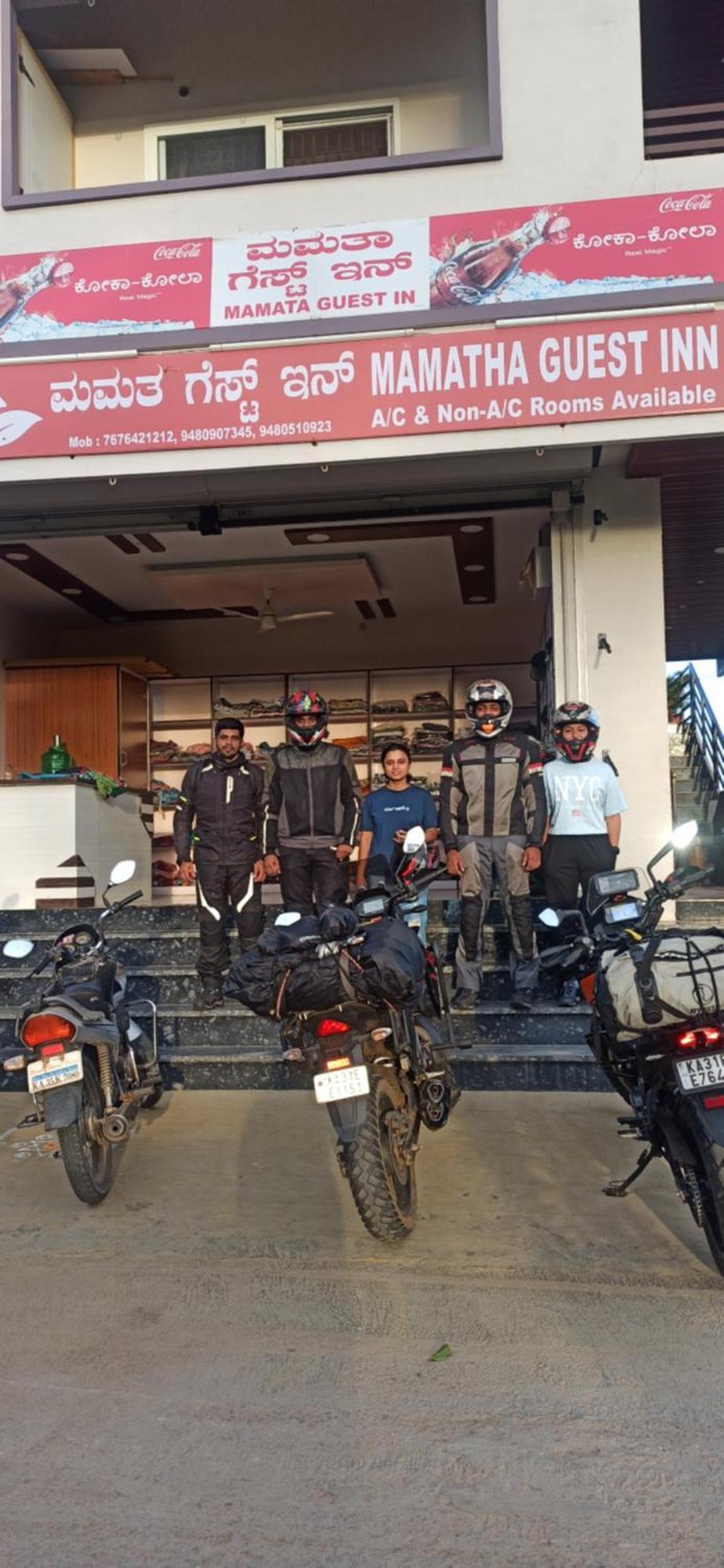 Mamatha Guest Inn Hampi Ngoại thất bức ảnh